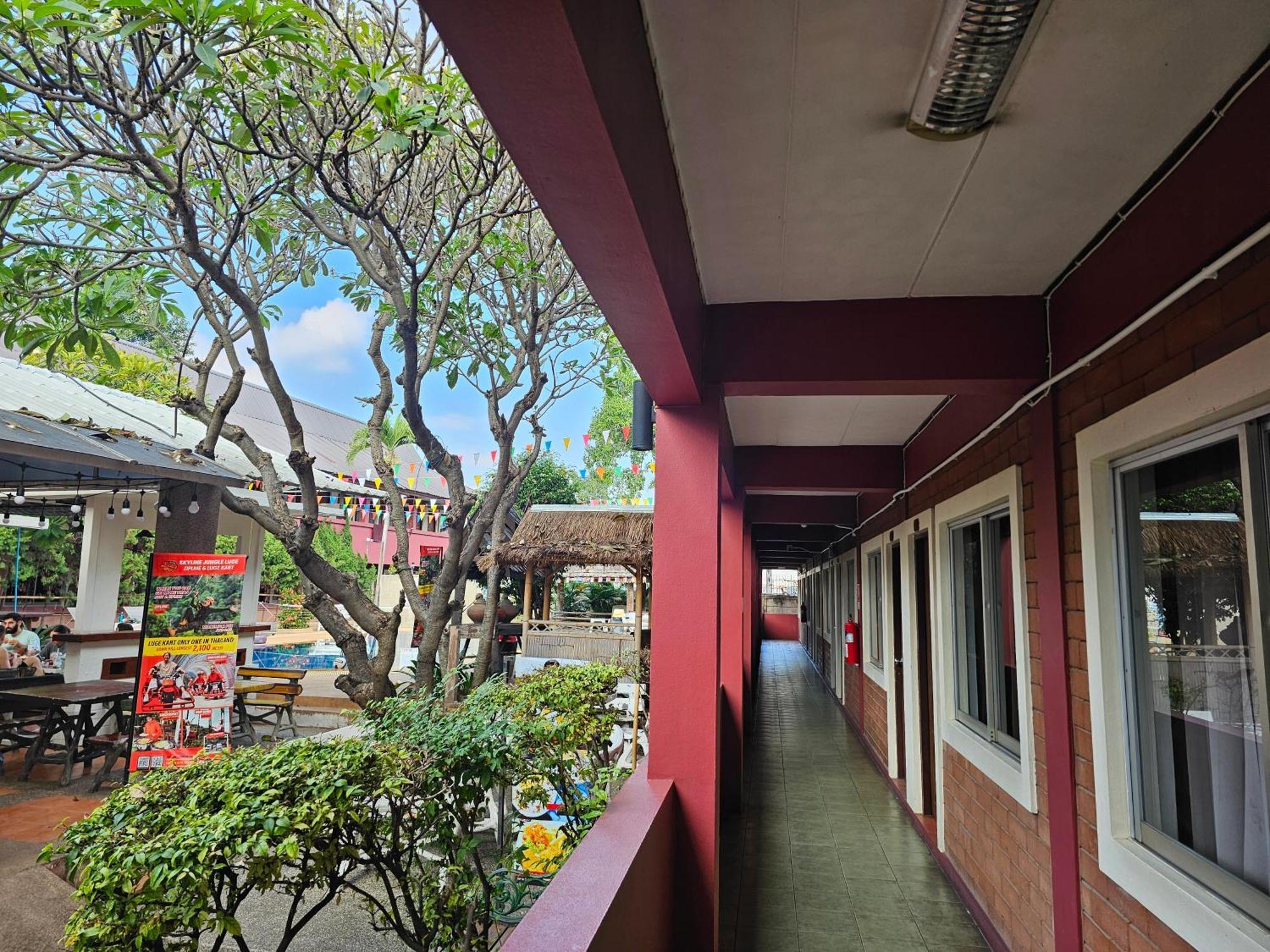 Red Brick Vandrehjem Chiang Mai Eksteriør billede
